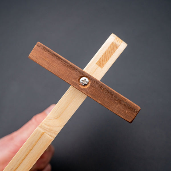 Hitohira Hinoki Thin Cutting Board with Stand (Small) - Tetogi