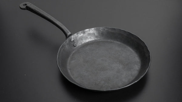 Kanatoko Hand Forged Iron Frying Pan (Medium) - Tetogi
