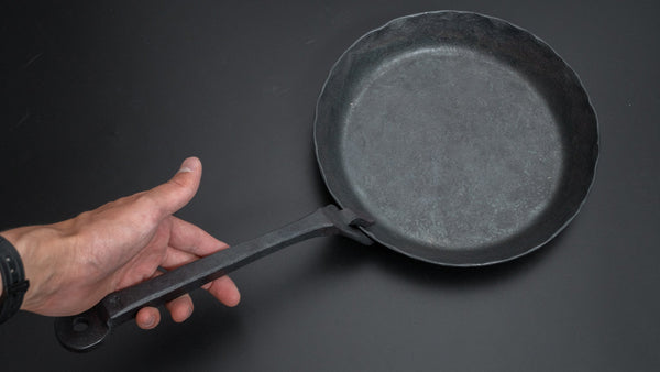 Kanatoko Hand Forged Iron Frying Pan (Removable Handle/ Shikaku)