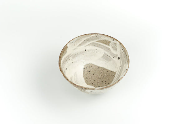 Komon Kotsuji Hakeme Aratsuchi White Mat (mat white brush mark on rough clay) Large Rice Bowl - Tetogi
