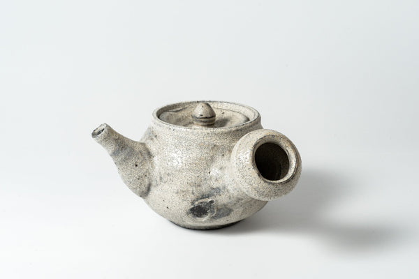 Komon Okuda Teapot Low Kohiki Haiyu (white slip glaze & ash glaze) - Tetogi
