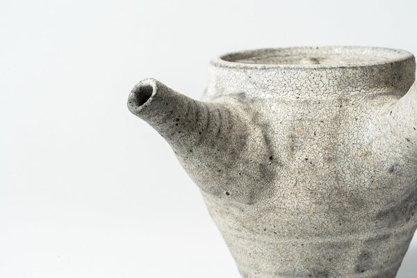 Komon Okuda Teapot Tall Kohiki Haiyu (white slip glaze & ash glaze) - Tetogi